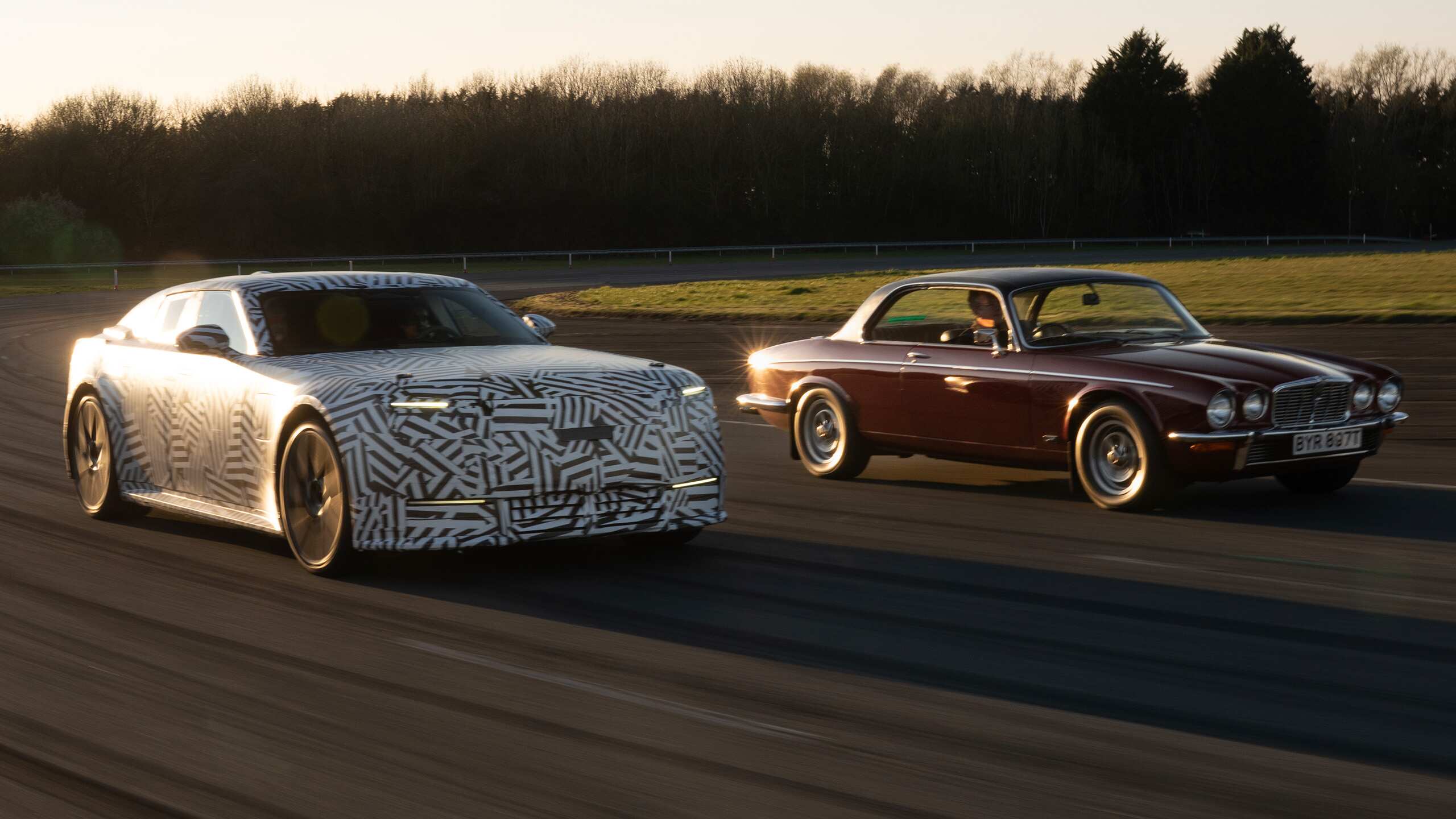 JaguarX900_DXSelects_3_16x9.jpg